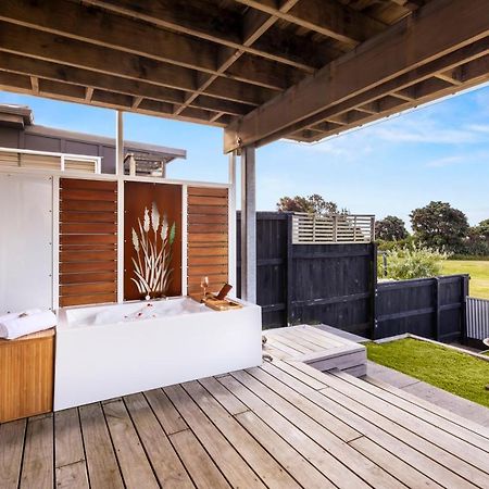 Villa Taranaki Beach House - Great Sea Views Waitara Exterior foto