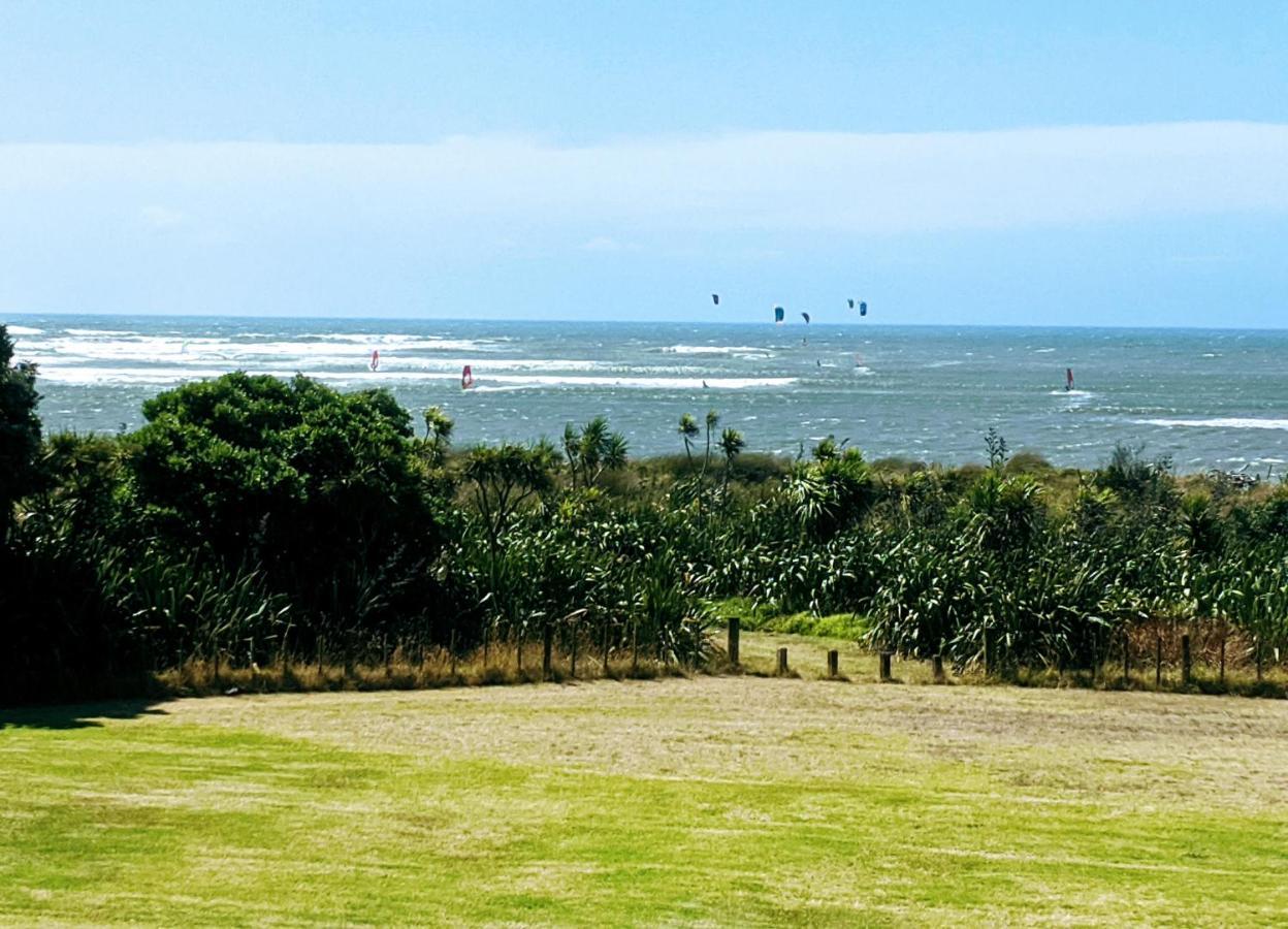 Villa Taranaki Beach House - Great Sea Views Waitara Exterior foto